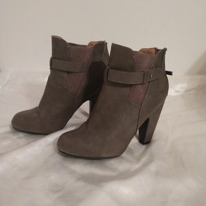 Taupe man-made leather heeled Bootie